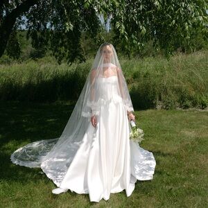 Chic White Wedding Veil